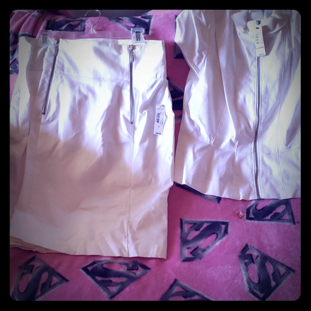 Ladies xl jacket/top size 16 skirt suit  white